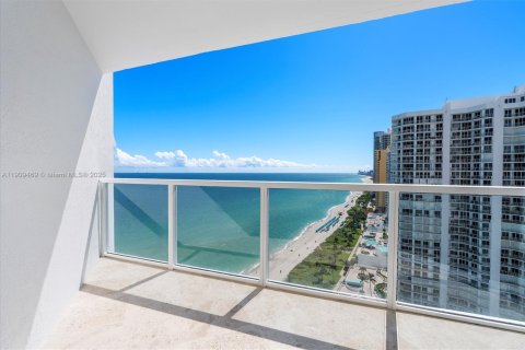Condo in Sunny Isles Beach, Florida, 2 bedrooms № 1965172 - photo 29