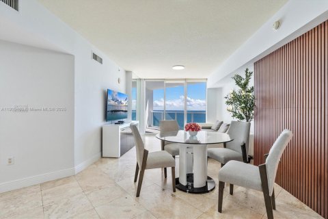 Condo in Sunny Isles Beach, Florida, 2 bedrooms № 1965172 - photo 4