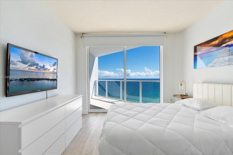 Condo in Sunny Isles Beach, Florida, 2 bedrooms № 1965172 - photo 27