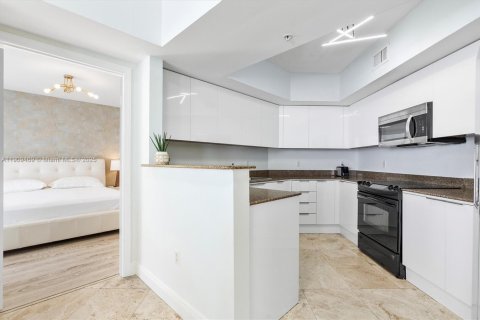 Condo in Sunny Isles Beach, Florida, 2 bedrooms № 1965172 - photo 14