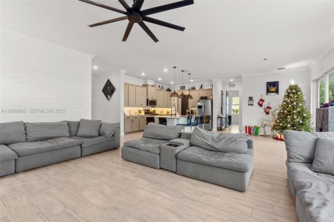 Купить виллу или дом в Локсахатчи-Гроувс, Флорида 6 спален, 312.24м2, № 1989737 - фото 15