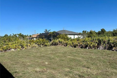 House in Port Charlotte, Florida 3 bedrooms, 160.07 sq.m. № 1510369 - photo 24