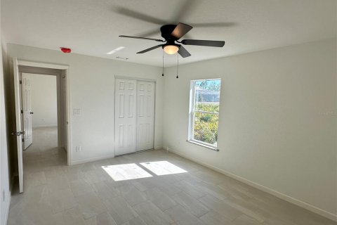 House in Port Charlotte, Florida 3 bedrooms, 160.07 sq.m. № 1510369 - photo 17