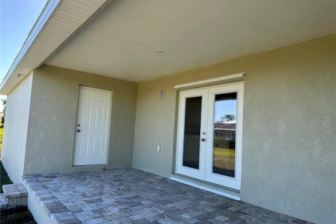House in Port Charlotte, Florida 3 bedrooms, 160.07 sq.m. № 1510369 - photo 22
