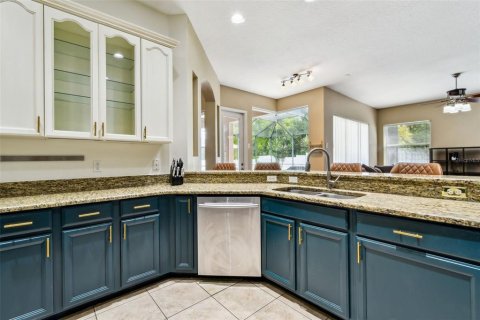 House in Dover, Florida 4 bedrooms, 220.83 sq.m. № 1810419 - photo 30