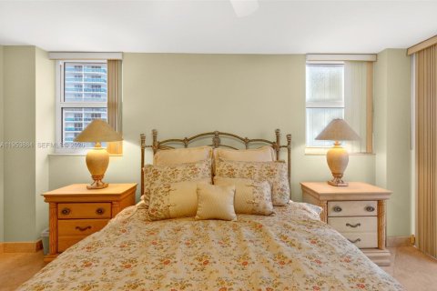 Condominio en alquiler en Miami Beach, Florida, 2 dormitorios, 150.41 m2 № 2054966 - foto 23