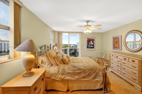 Condominio en alquiler en Miami Beach, Florida, 2 dormitorios, 150.41 m2 № 2054966 - foto 24