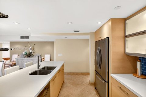 Condominio en alquiler en Miami Beach, Florida, 2 dormitorios, 150.41 m2 № 2054966 - foto 18