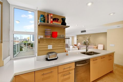 Condominio en alquiler en Miami Beach, Florida, 2 dormitorios, 150.41 m2 № 2054966 - foto 17