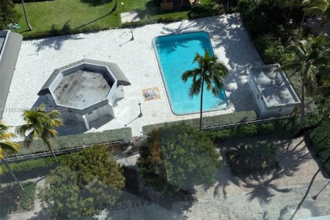 Condominio en alquiler en Miami Beach, Florida, 2 dormitorios, 150.41 m2 № 2054966 - foto 4