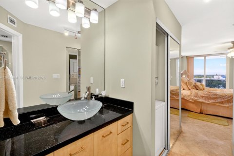 Condominio en alquiler en Miami Beach, Florida, 2 dormitorios, 150.41 m2 № 2054966 - foto 29