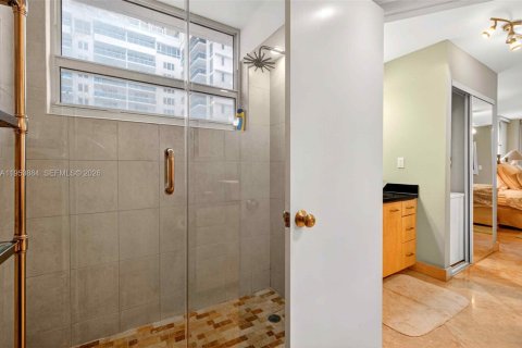 Condominio en alquiler en Miami Beach, Florida, 2 dormitorios, 150.41 m2 № 2054966 - foto 28