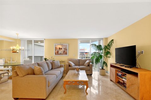 Condominio en alquiler en Miami Beach, Florida, 2 dormitorios, 150.41 m2 № 2054966 - foto 7