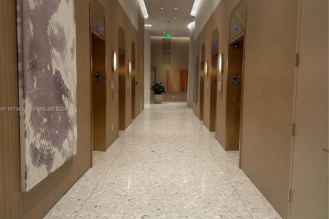 Снять в аренду кондоминиум в Майами, Флорида 1 спальня, 77.39м2, № 2048614 - фото 12