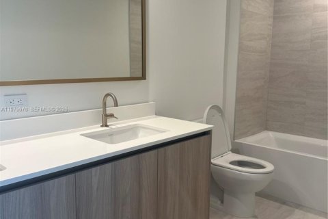 Снять в аренду кондоминиум в Майами, Флорида 1 спальня, 77.39м2, № 2048614 - фото 4