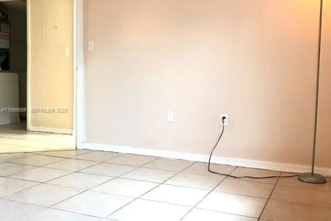 Снять в аренду кондоминиум в Майами, Флорида 2 спальни, 83.61м2, № 2028836 - фото 13