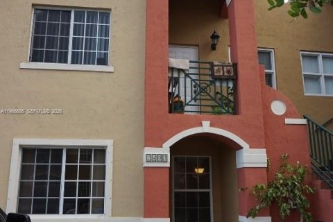 Кондоминиум с 2 спальнями в Майами, Флорида № 2028836