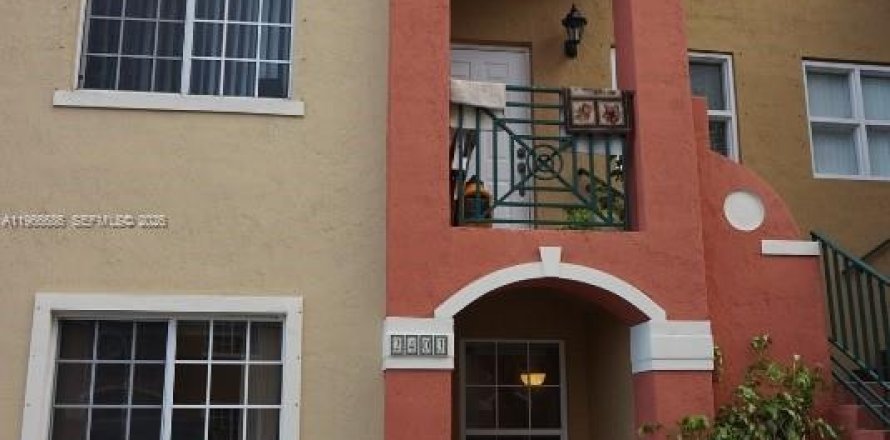 Кондоминиум с 2 спальнями в Майами, Флорида № 2028836