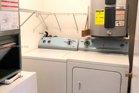 Снять в аренду кондоминиум в Майами, Флорида 2 спальни, 83.61м2, № 2028836 - фото 5