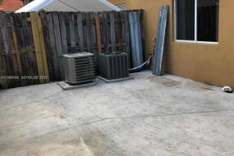 Снять в аренду кондоминиум в Майами, Флорида 2 спальни, 83.61м2, № 2028836 - фото 16