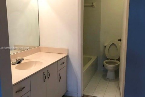 Снять в аренду кондоминиум в Майами, Флорида 2 спальни, 83.61м2, № 2028836 - фото 11