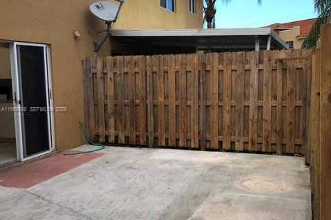 Снять в аренду кондоминиум в Майами, Флорида 2 спальни, 83.61м2, № 2028836 - фото 15