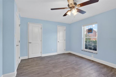 Condo in Saint Petersburg, Florida, 1 bedroom № 2105248 - photo 14