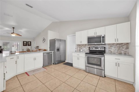 Villa ou maison à vendre à Deltona, Floride: 3 chambres, 127.09 m2 № 2095795 - photo 4
