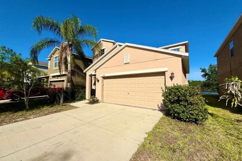 Villa ou maison à louer à Sun City Center, Floride: 5 chambres, 234.11 m2 № 2115441 - photo 2