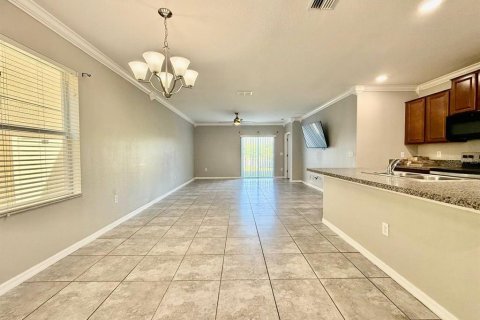 Villa ou maison à louer à Sun City Center, Floride: 5 chambres, 234.11 m2 № 2115441 - photo 7