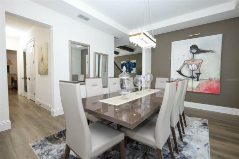 House in Winter Garden, Florida 5 bedrooms, 406.54 sq.m. № 2237543 - photo 7