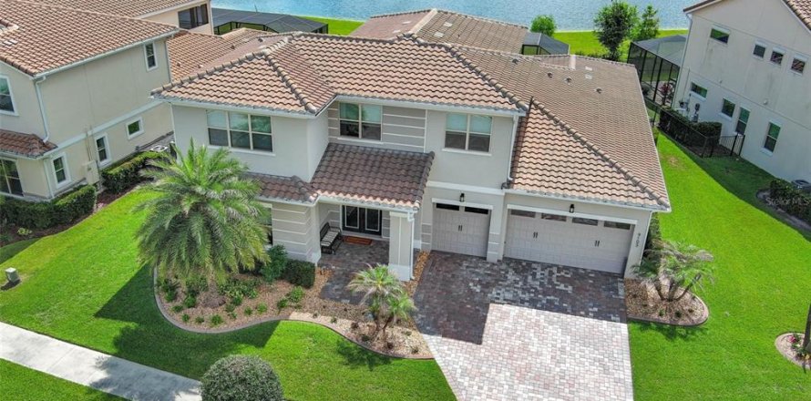 House in Winter Garden, Florida 5 bedrooms, 406.54 sq.m. № 2237543