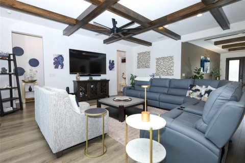 House in Winter Garden, Florida 5 bedrooms, 406.54 sq.m. № 2237543 - photo 16