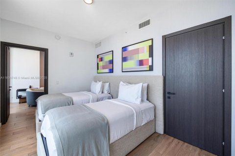 Condominio en venta en Miami, Florida, 3 dormitorios, 105.44 m2 № 2012614 - foto 19