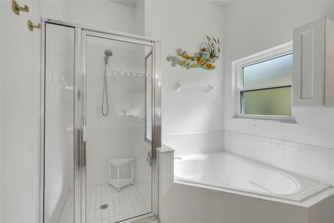 Купить виллу или дом в Клермон, Флорида 9 комнат, 304.53м2, № 2220419 - фото 28
