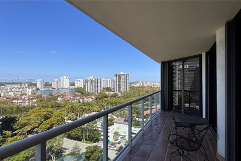 Снять в аренду кондоминиум в Авентура, Флорида 2 спальни, 140.1м2, № 1955662 - фото 3