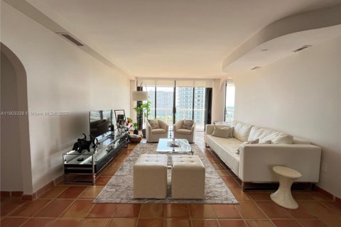 Снять в аренду кондоминиум в Авентура, Флорида 2 спальни, 140.1м2, № 1955662 - фото 10
