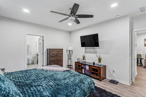House in Valrico, Florida 4 bedrooms, 215.9 sq.m. № 2229156 - photo 30