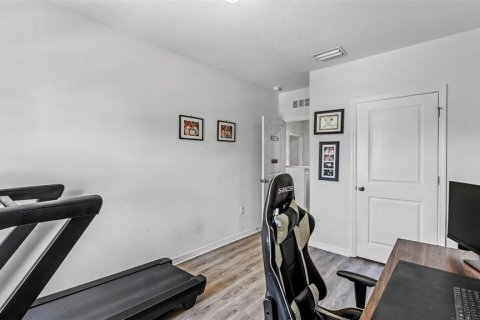 House in Valrico, Florida 4 bedrooms, 215.9 sq.m. № 2229156 - photo 22