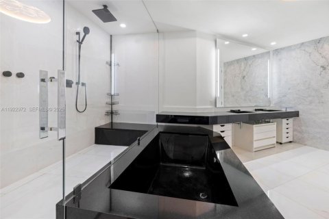 Copropriété à louer à Sunny Isles Beach, Floride: 4 chambres, 290.78 m2 № 1976758 - photo 24