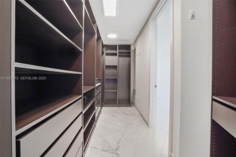 Copropriété à louer à Sunny Isles Beach, Floride: 4 chambres, 290.78 m2 № 1976758 - photo 25