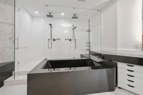 Copropriété à louer à Sunny Isles Beach, Floride: 4 chambres, 290.78 m2 № 1976758 - photo 23