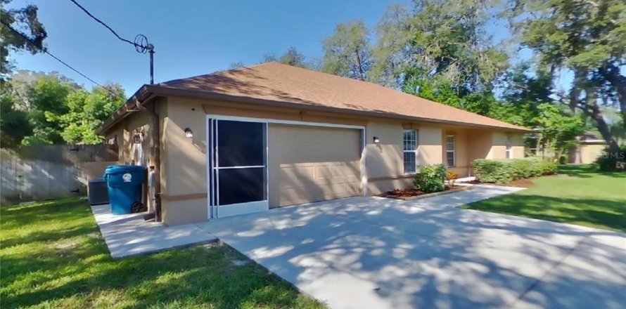 Casa en Spring Hill, Florida 4 dormitorios, 194.72 m2 № 1911899