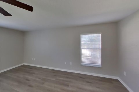 Villa ou maison à louer à Spring Hill, Floride: 4 chambres, 194.72 m2 № 1911899 - photo 9