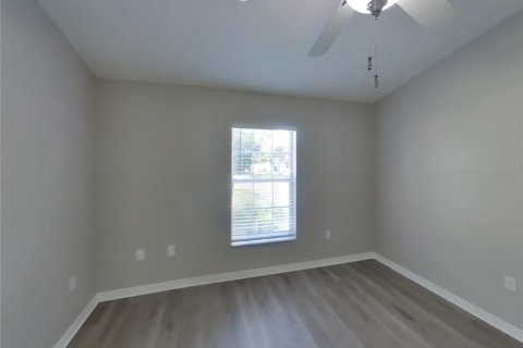 Villa ou maison à louer à Spring Hill, Floride: 4 chambres, 194.72 m2 № 1911899 - photo 11