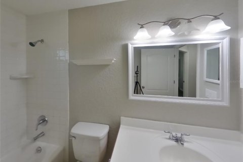 Villa ou maison à louer à Spring Hill, Floride: 4 chambres, 194.72 m2 № 1911899 - photo 17