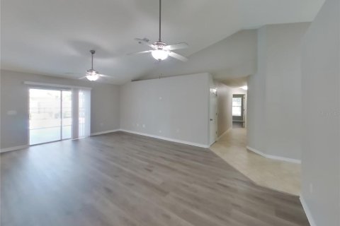 Villa ou maison à louer à Spring Hill, Floride: 4 chambres, 194.72 m2 № 1911899 - photo 4