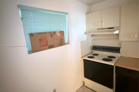 Купить кондоминиум в Майами, Флорида 2 спальни, 78.04м2, № 1927267 - фото 11