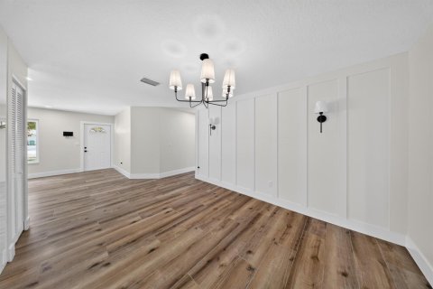 Casa en venta en Port St. Lucie, Florida, 3 dormitorios, 161.84 m2 № 2248491 - foto 9