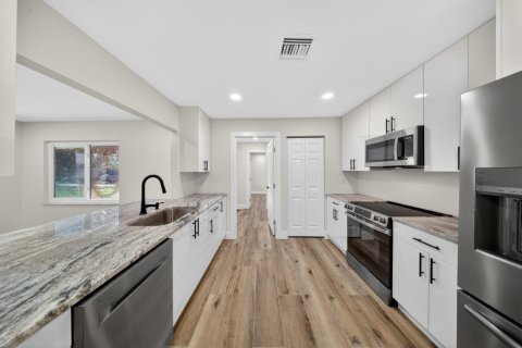 Casa en venta en Port St. Lucie, Florida, 3 dormitorios, 161.84 m2 № 2248491 - foto 13